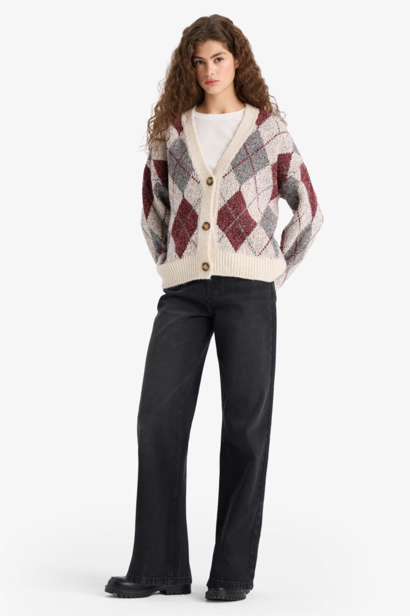 Kadın Bej Oversize Geniş Kalıp V Yaka Baklava Desenli Düğmeli Triko Hırka