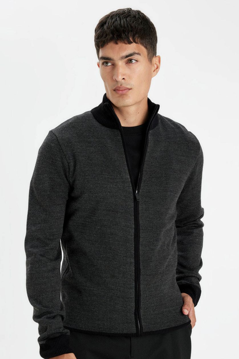 Erkek Siyah Siyah Standart Fit Normal Kesim Dik Yaka Fermuarlı Triko Hırka