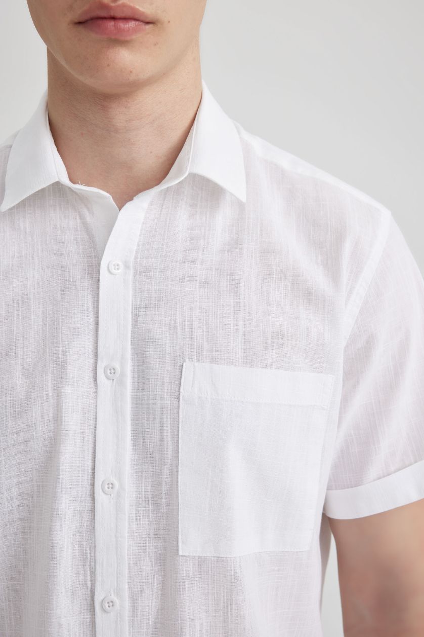 Man White Slim Fit Short Sleeve Shirt