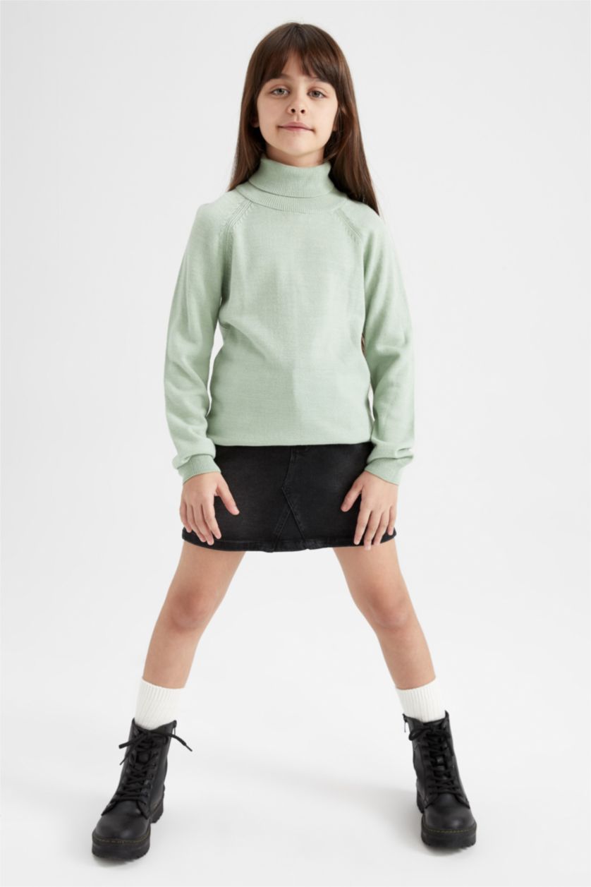 بنات نعناع بلوز قصة عادية بياقة عالية