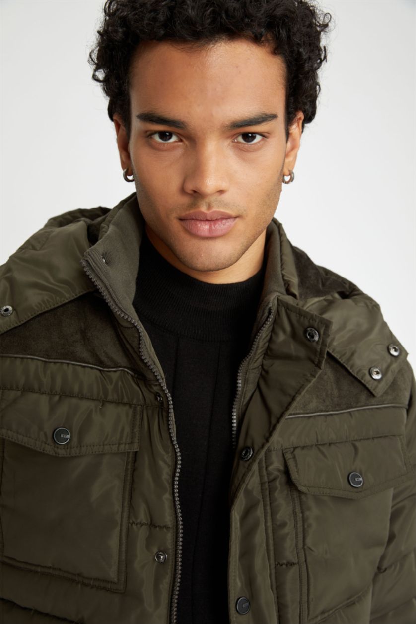 Erkek Haki Su Geçirmez Slim Fit Dar Kesim Kapüşonlu Fermuarlı Çıtçıtlı Cepli Astarlı Mont