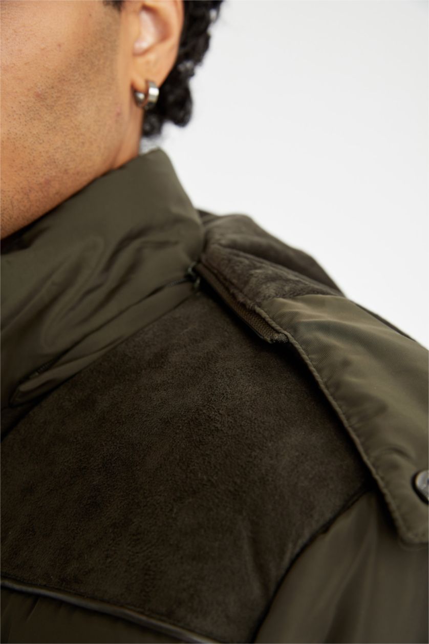 Erkek Haki Su Geçirmez Slim Fit Dar Kesim Kapüşonlu Fermuarlı Çıtçıtlı Cepli Astarlı Mont