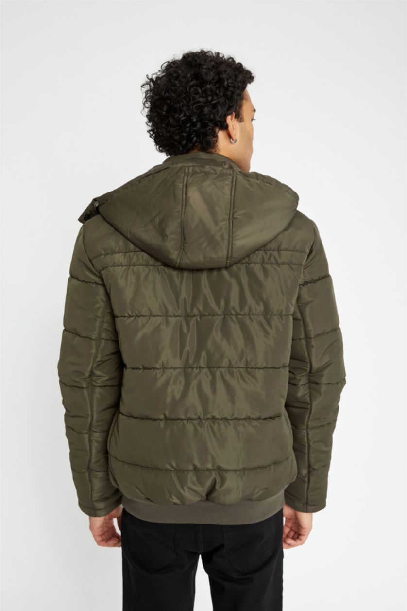 Erkek Haki Su Geçirmez Slim Fit Dar Kesim Kapüşonlu Fermuarlı Çıtçıtlı Cepli Astarlı Mont