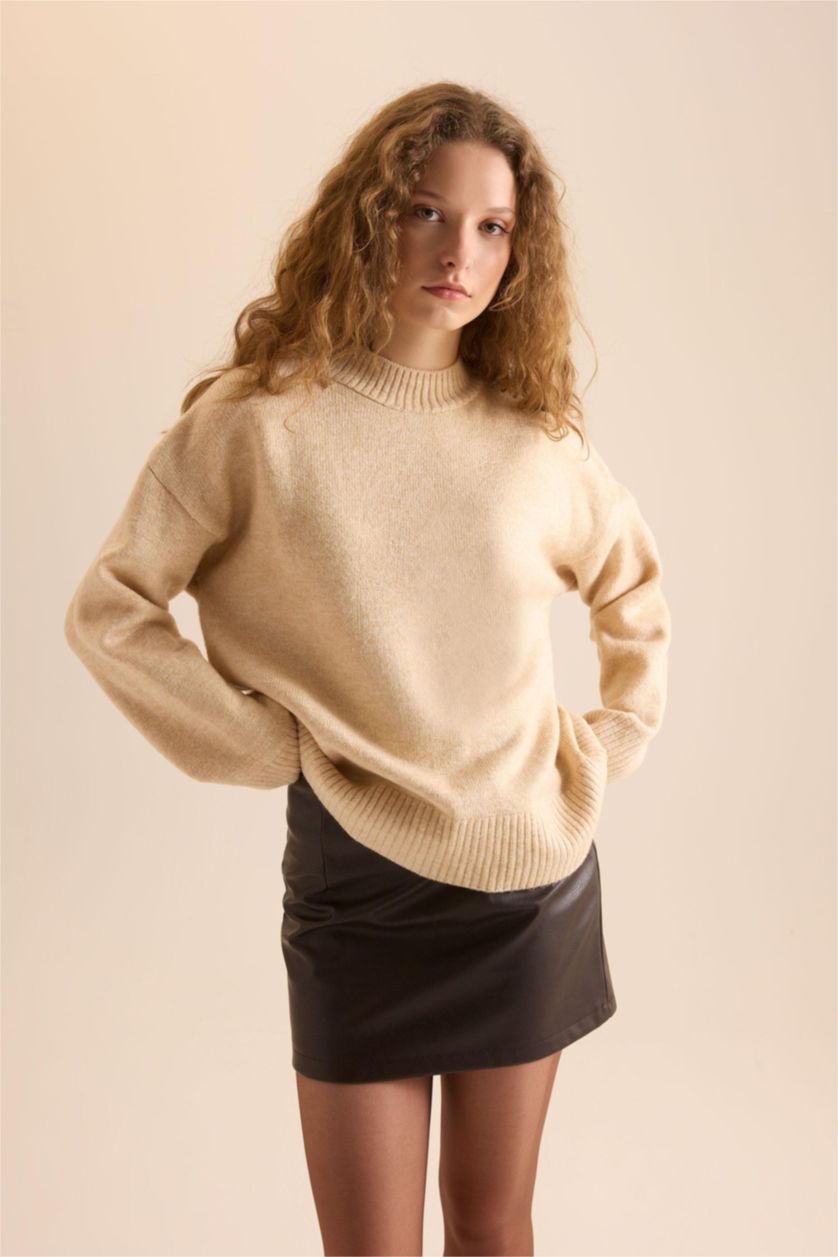 Kadın Kum Oversize Geniş Kalıp Yarım Balıkçı Yaka Triko Kazak