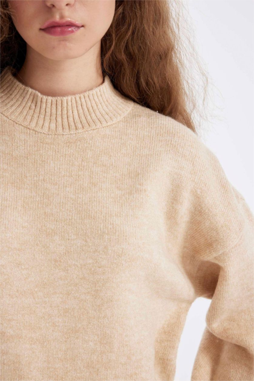 Kadın Kum Oversize Geniş Kalıp Yarım Balıkçı Yaka Triko Kazak