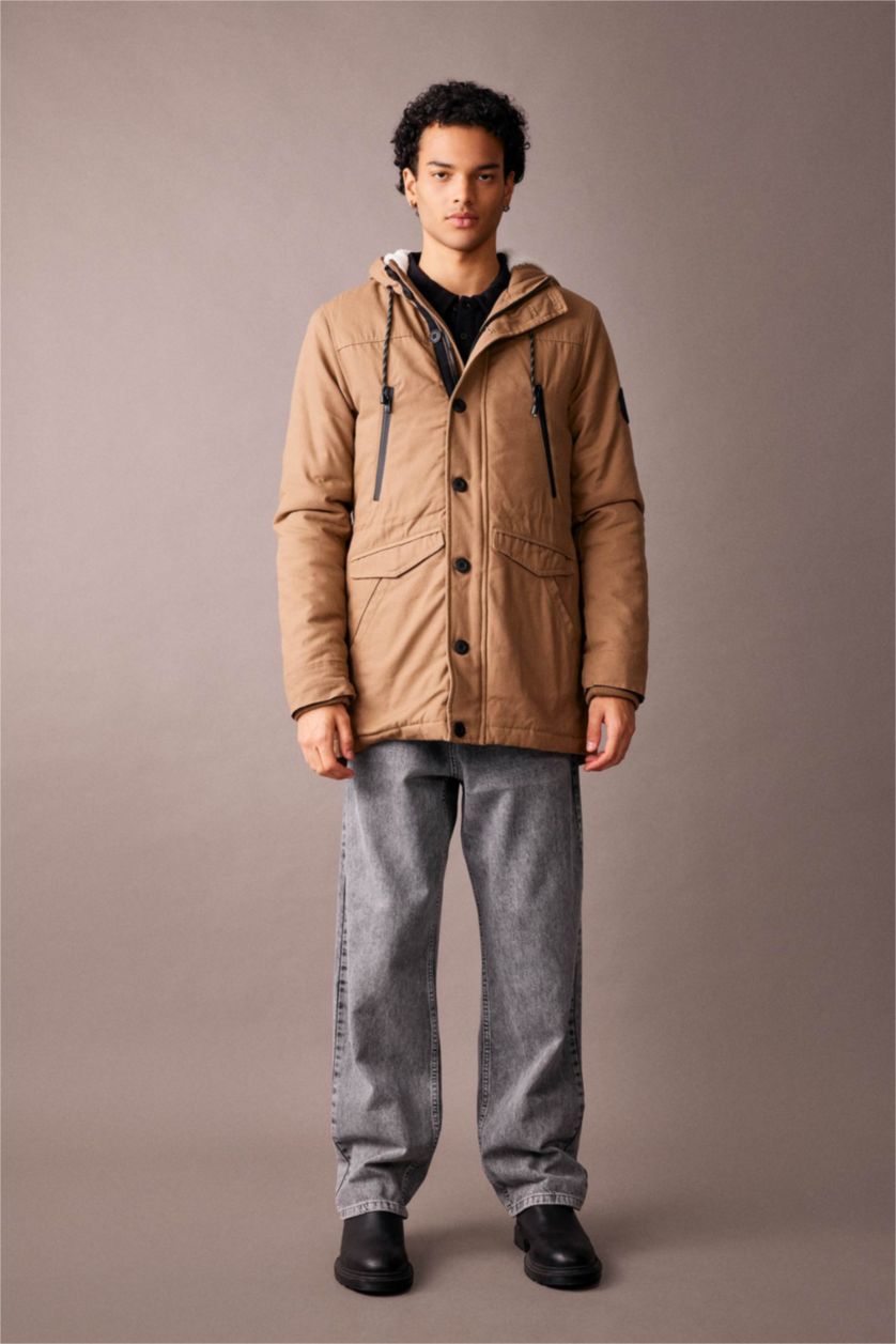 Erkek Açık Kahve Slim Fit Dar Kesim Kapüşonlu Pelüş Astar Fermuarlı Çıtçı Kapamalı Cepli Mont Parka