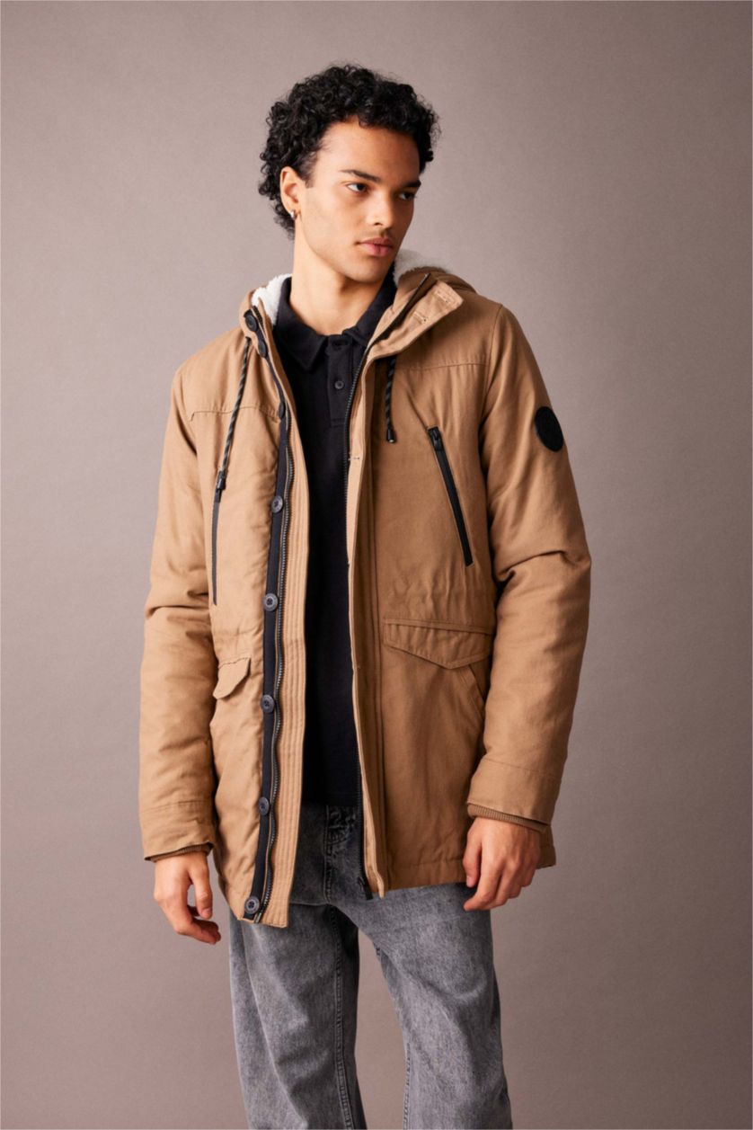 Erkek Açık Kahve Slim Fit Dar Kesim Kapüşonlu Pelüş Astar Fermuarlı Çıtçı Kapamalı Cepli Mont Parka