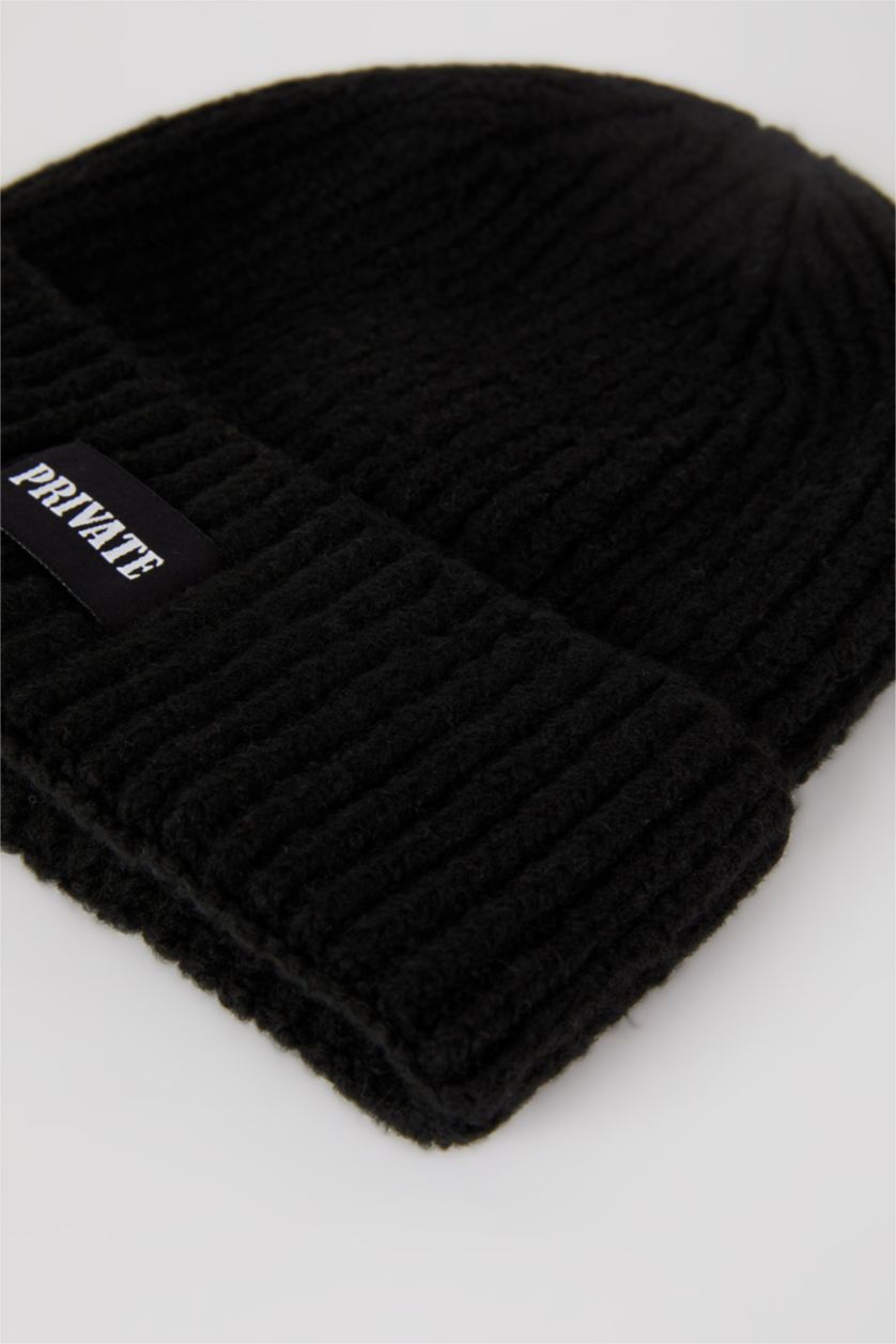 WOMAN Black Woman Beret