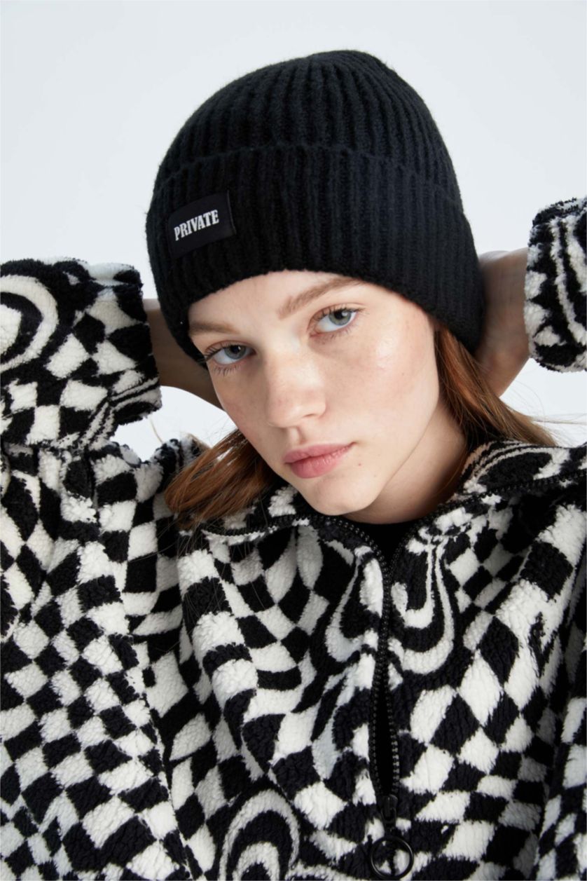 WOMAN Black Woman Beret
