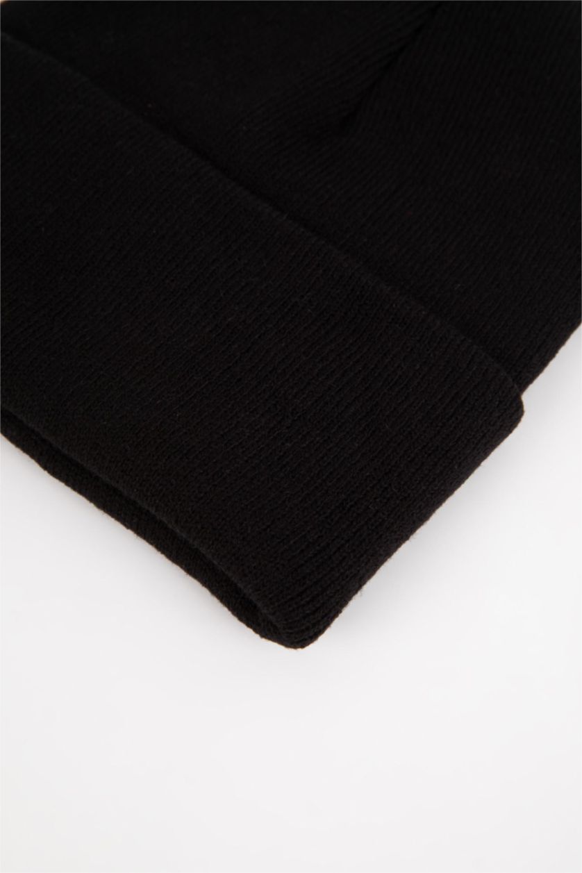 WOMAN Black Woman Winter Beret