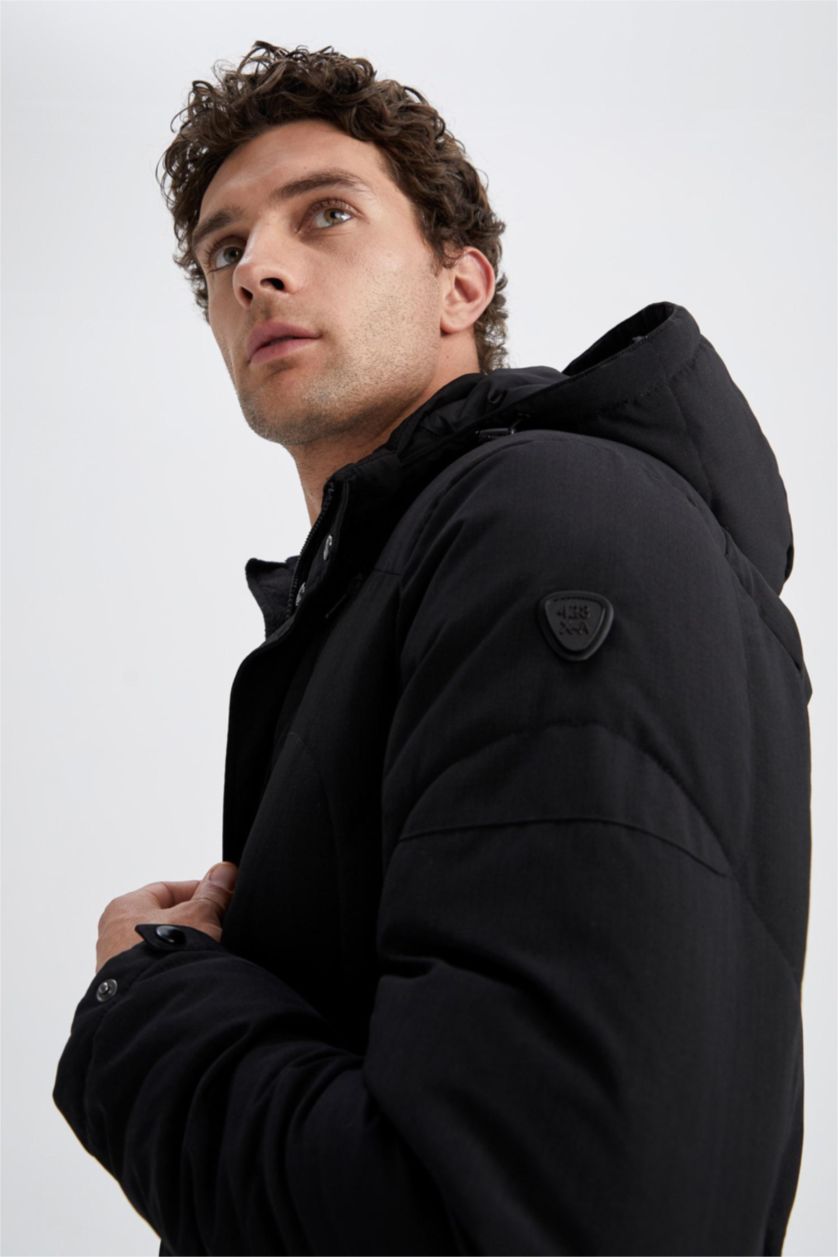 Man Black Slim Fit Mont