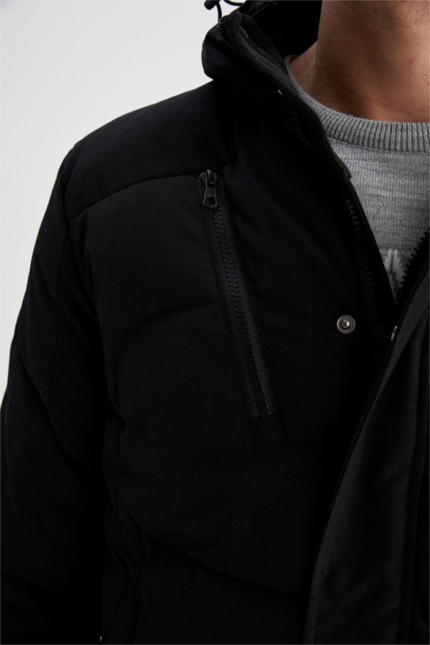 Man Black Slim Fit Mont