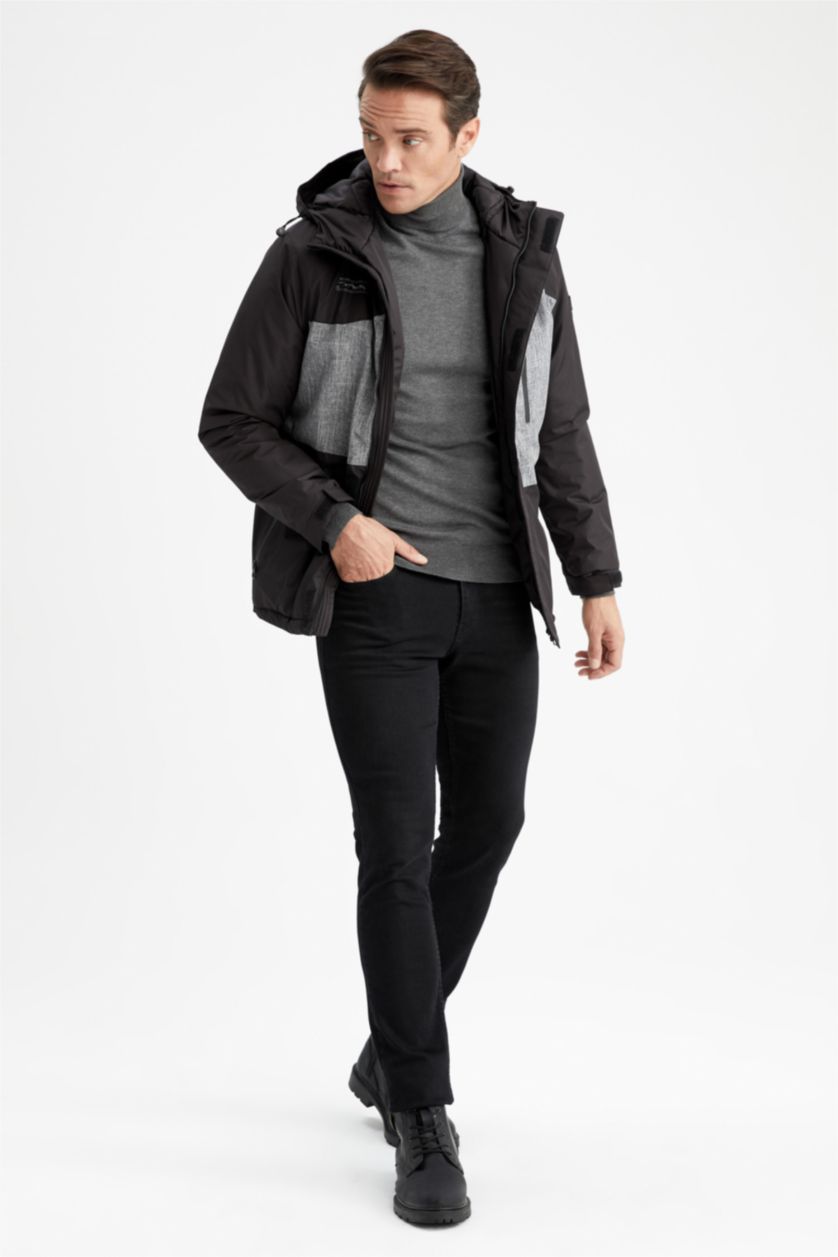 Erkek Siyah Slim Fit Kapüşonlu Blok Desenli Isı Yalıtımlı Warmtech Su Geçirmez Rüzgar Geçirmez Kalın Mont