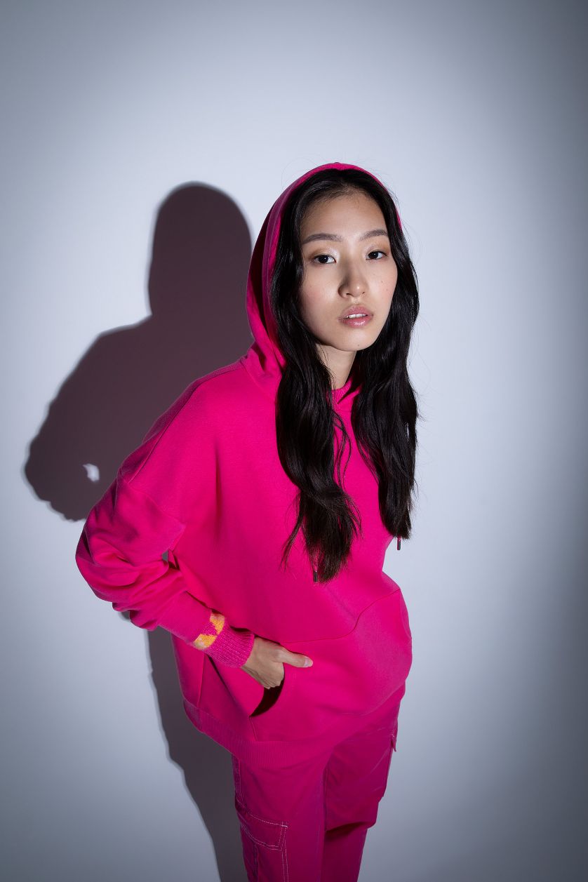 Kadın Pembe Oversize Fit Kapüşonlu Kanguru Cepli Basic Sweatshirt