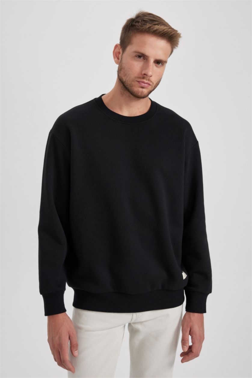 MAN Black Oversize Fit Sweatshirt