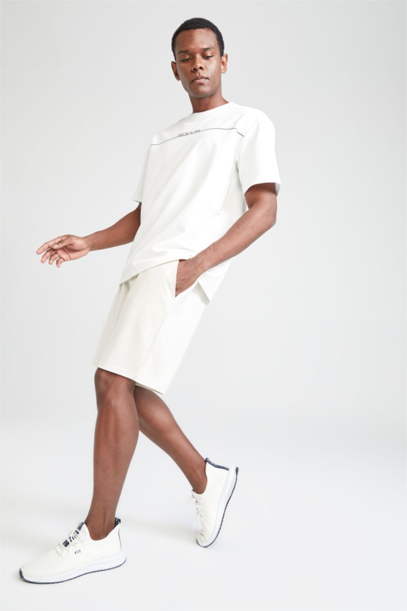 رجال اللون الحجري شورت سليم فيت