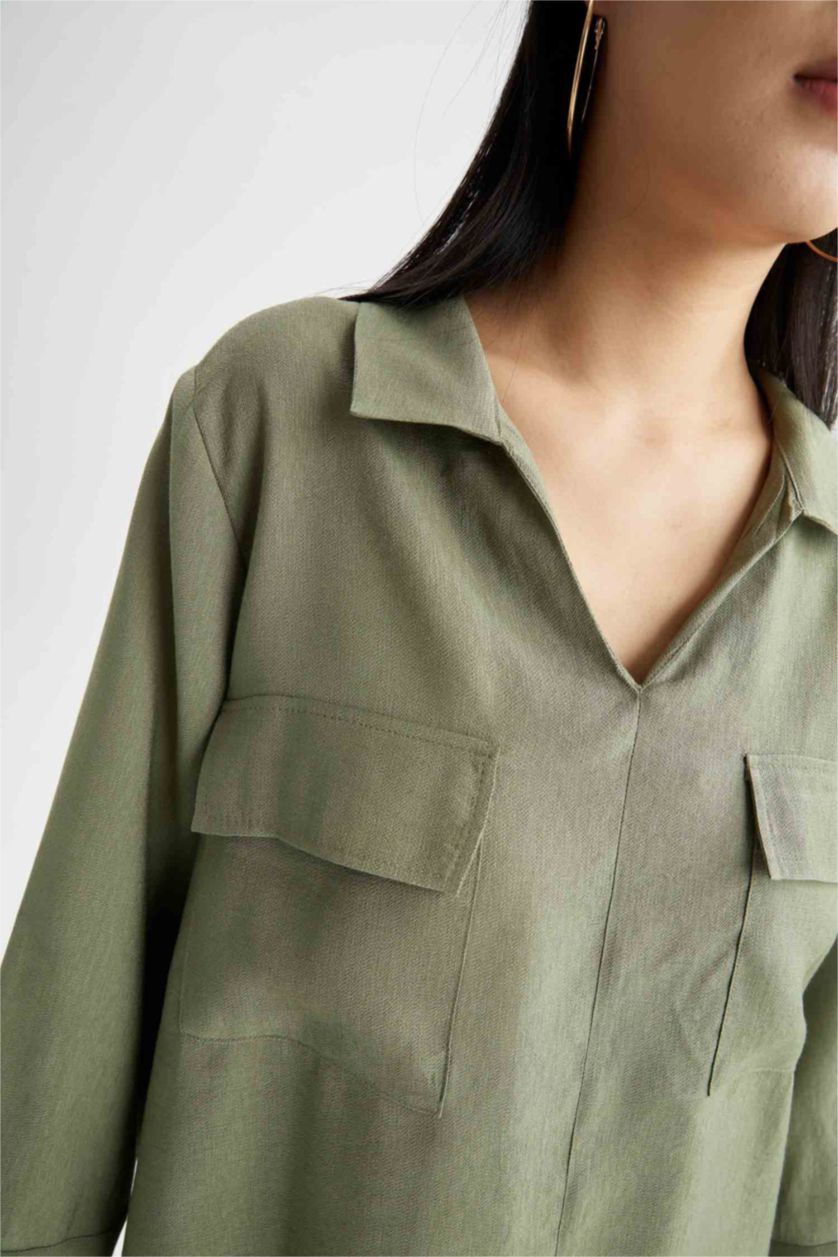 نساء كاكي فاتح بلوزة كم طويل وجيوب مزدوجة بياقة سكوب وقصة عادية