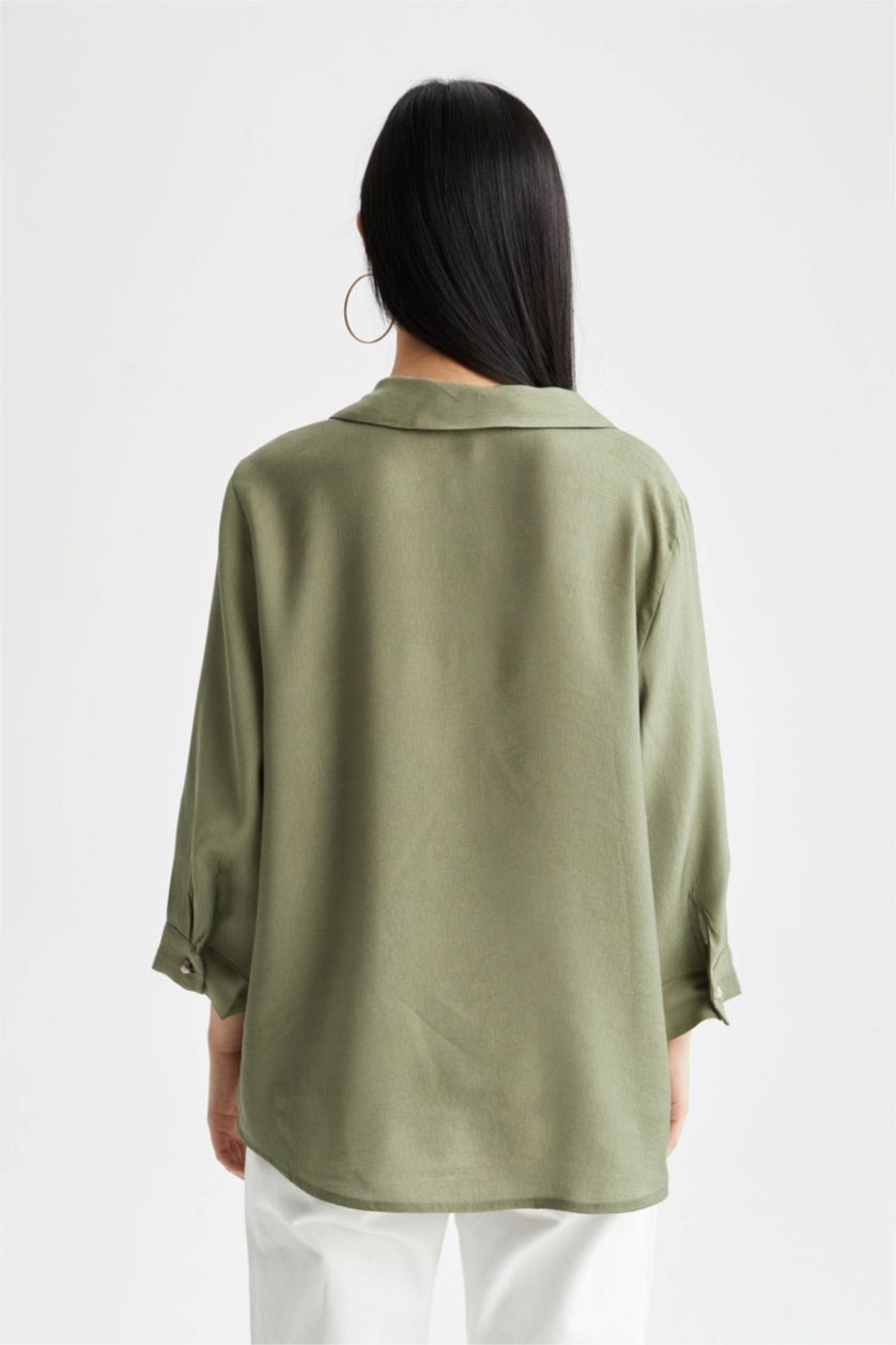 نساء كاكي فاتح بلوزة كم طويل وجيوب مزدوجة بياقة سكوب وقصة عادية