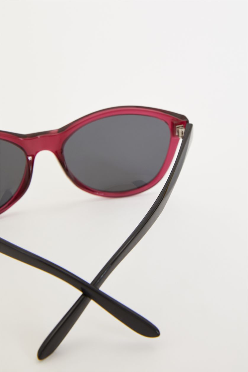Kadın Kırmızı Çerçeveli Güneş Gözlüğü