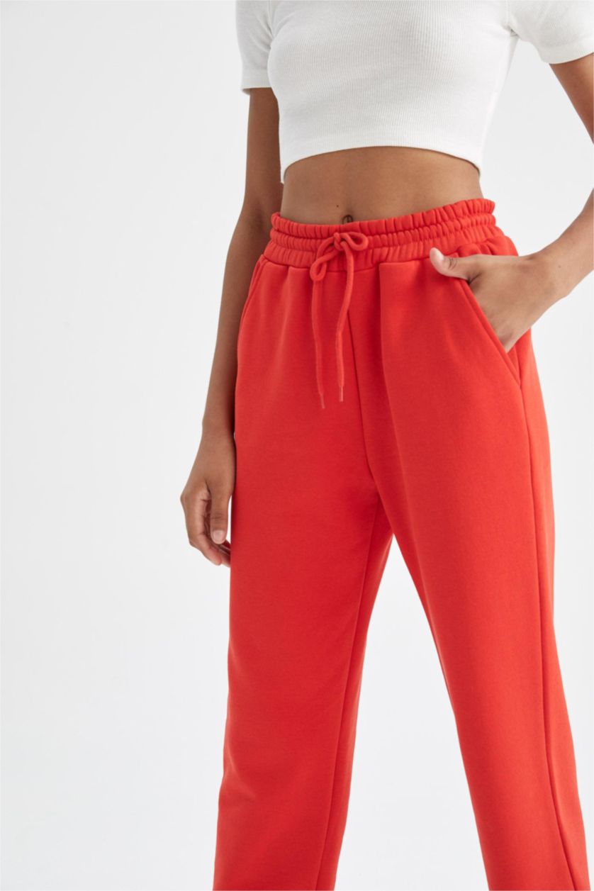 حريمي أحمر بنطلون جوجر قصة عادية بحافة مطاطي