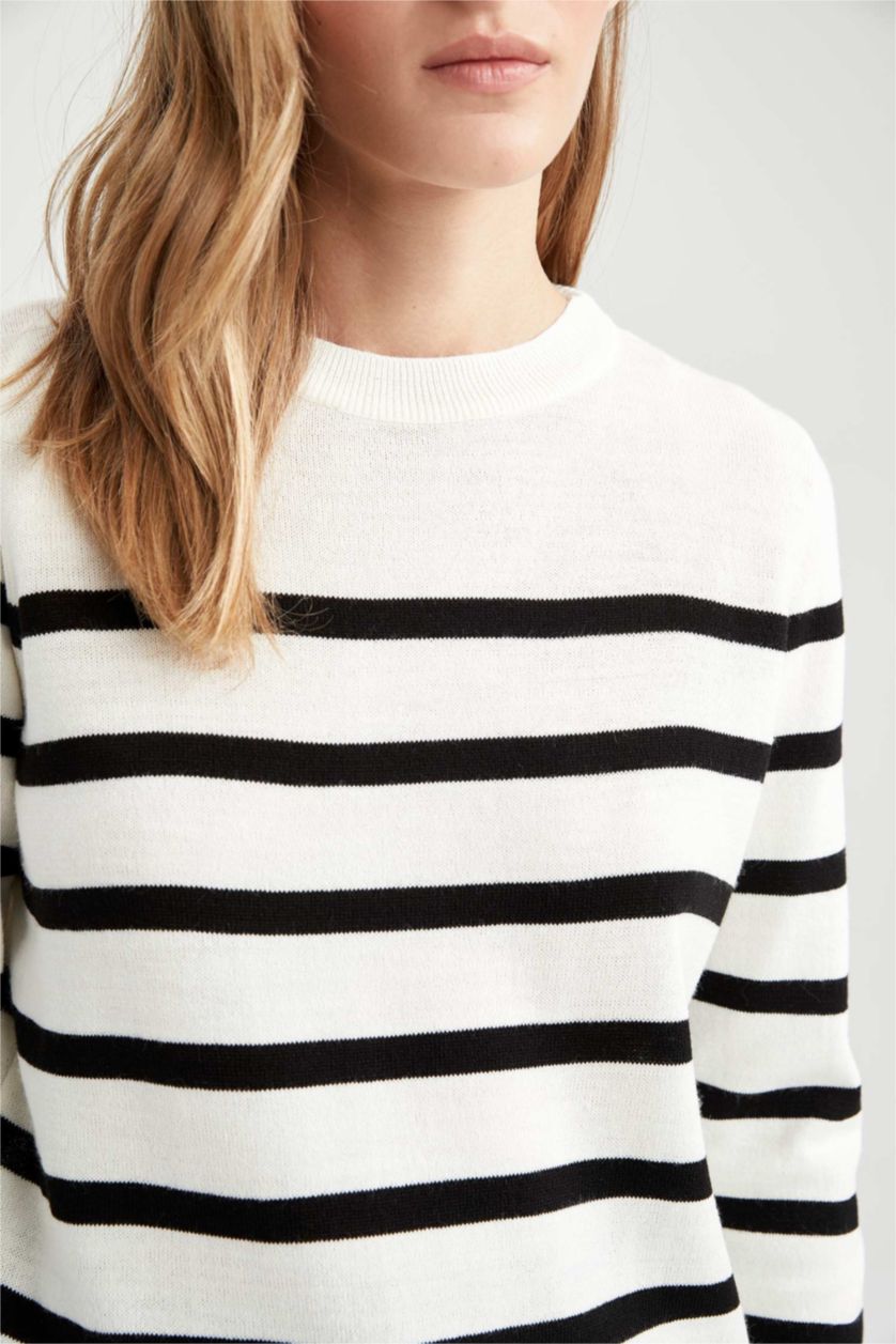 FEMME Écru Pull tunique en tricot rayé à col rond et coupe décontractée