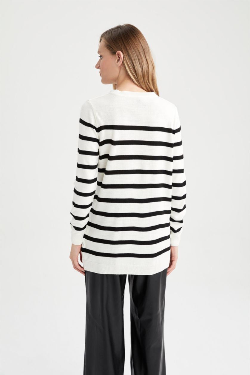 FEMME Écru Pull tunique en tricot rayé à col rond et coupe décontractée