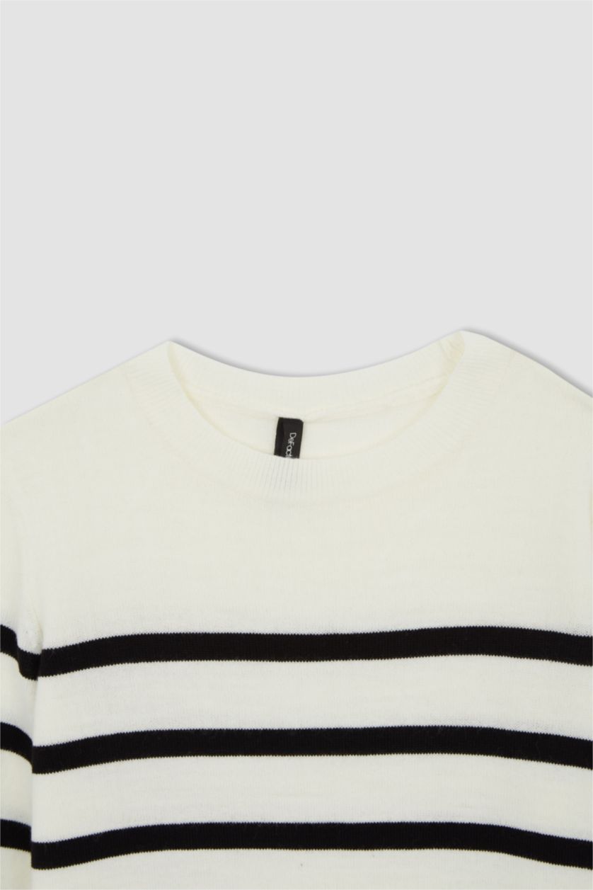 FEMME Écru Pull tunique en tricot rayé à col rond et coupe décontractée