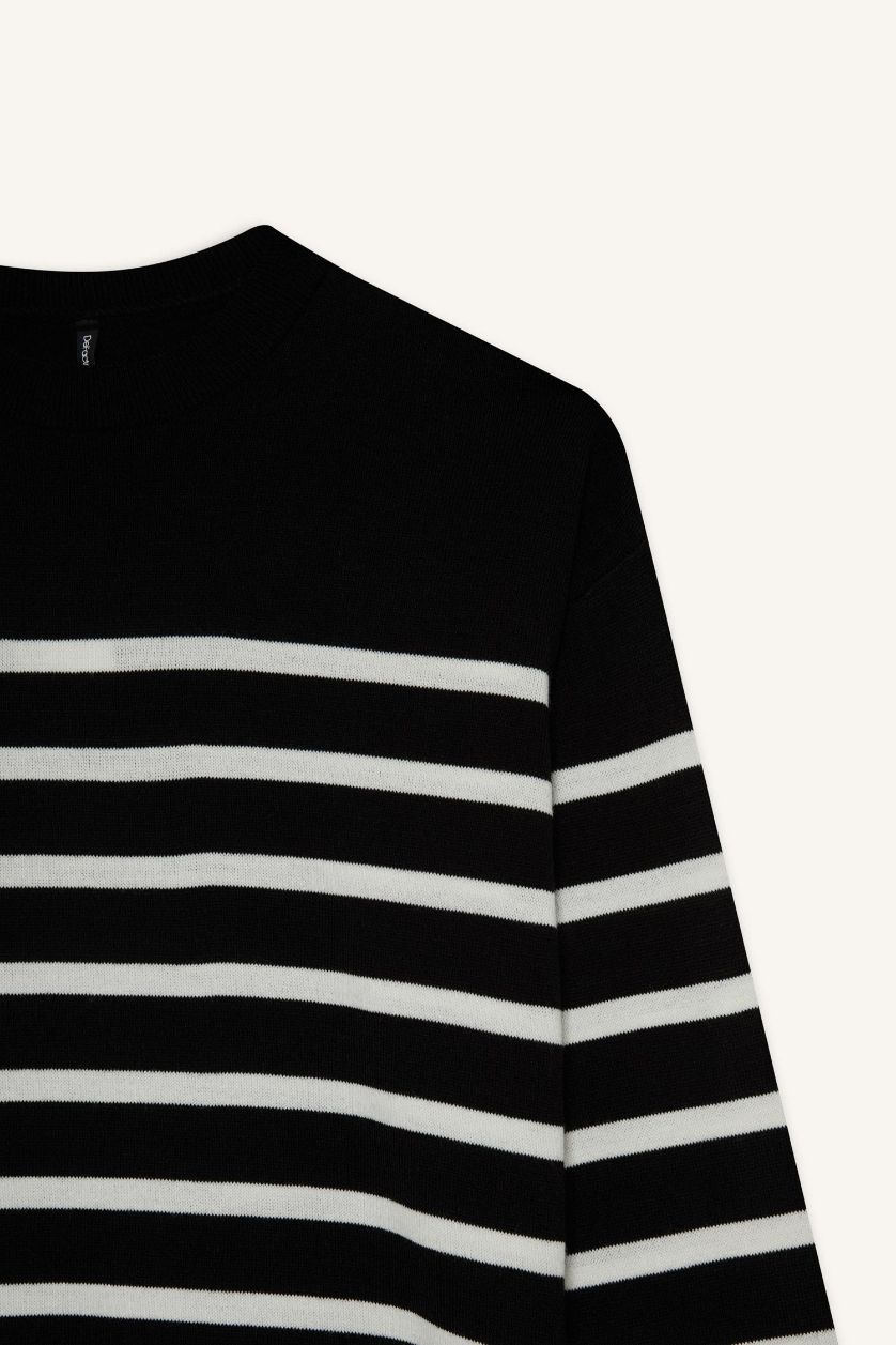 Kadın Siyah Relax Fit Çizgili Bisiklet Yaka Triko Kazak Tunik