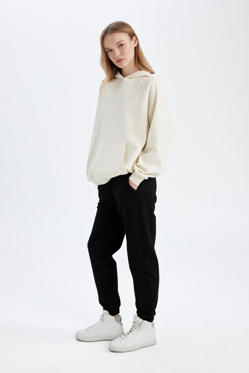 Kadın Siyah Regular Fit Jogger Eşofman Altı Beli Paçası Lastikli Cepli Uzun Boy