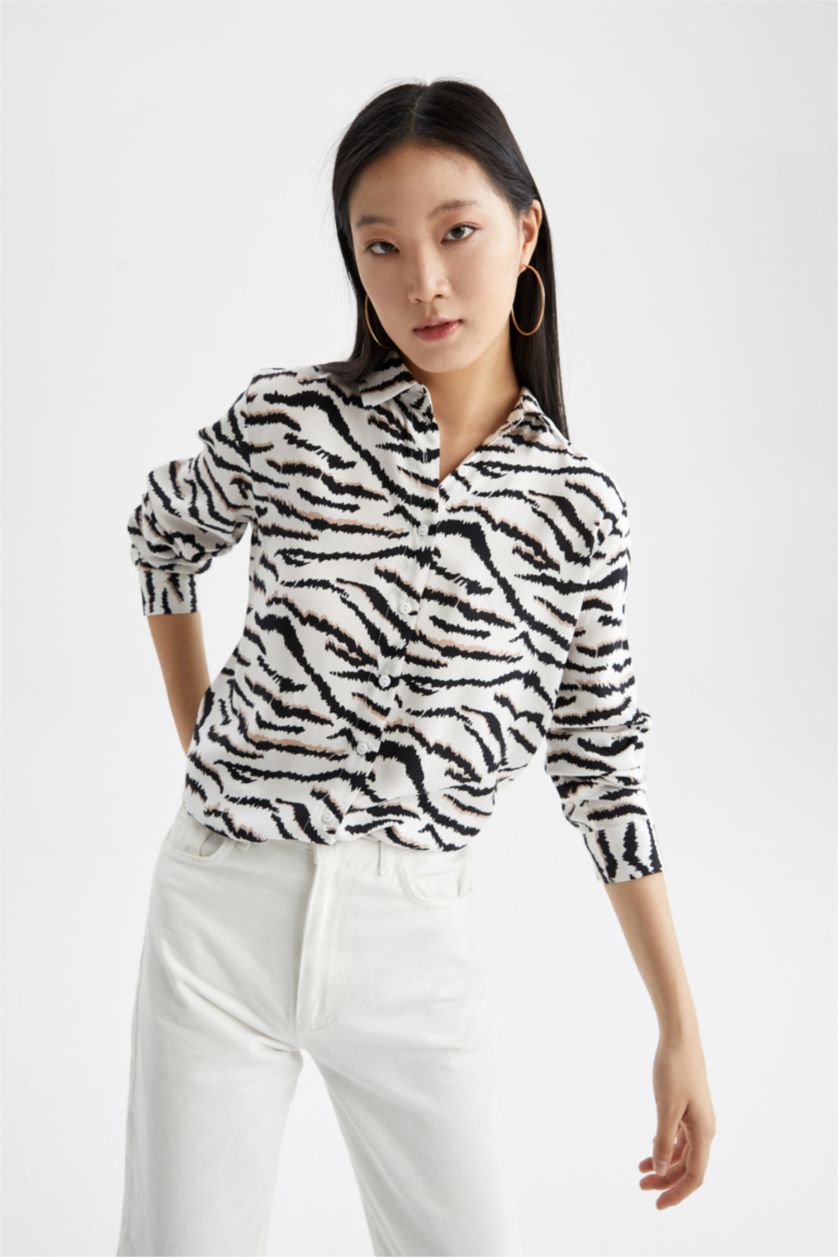 FEMME Écru Tunique traditionnelle à manches longues et col chemise à motif zébré