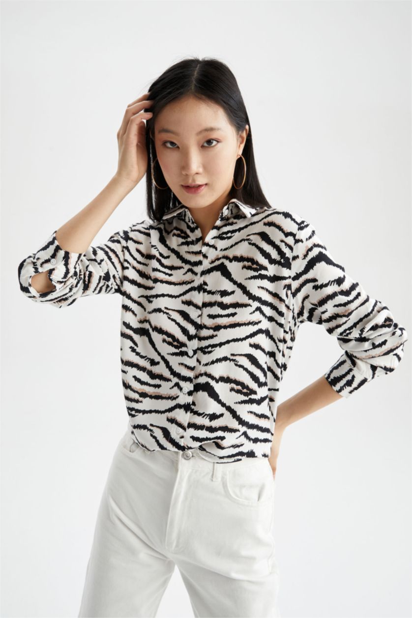 FEMME Écru Tunique traditionnelle à manches longues et col chemise à motif zébré