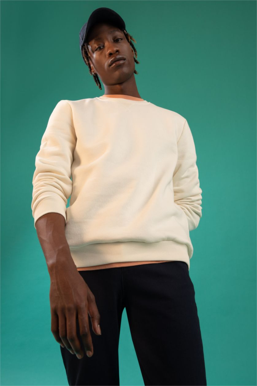 MAN Ecru Regular Fit Sweatshirt