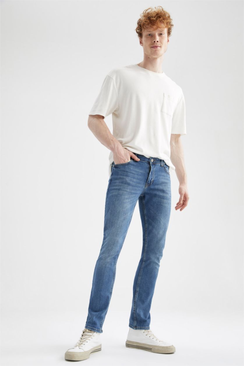 HOMME Bleu Jean Pedro Slim Fit à taille normale et jambe étroite