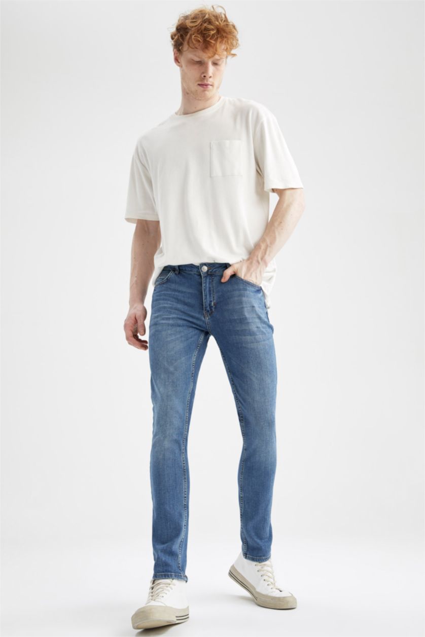 HOMME Bleu Jean Pedro Slim Fit à taille normale et jambe étroite