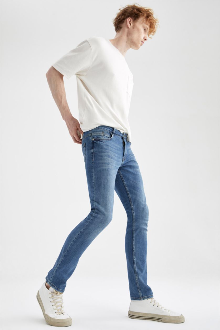HOMME Bleu Jean Pedro Slim Fit à taille normale et jambe étroite