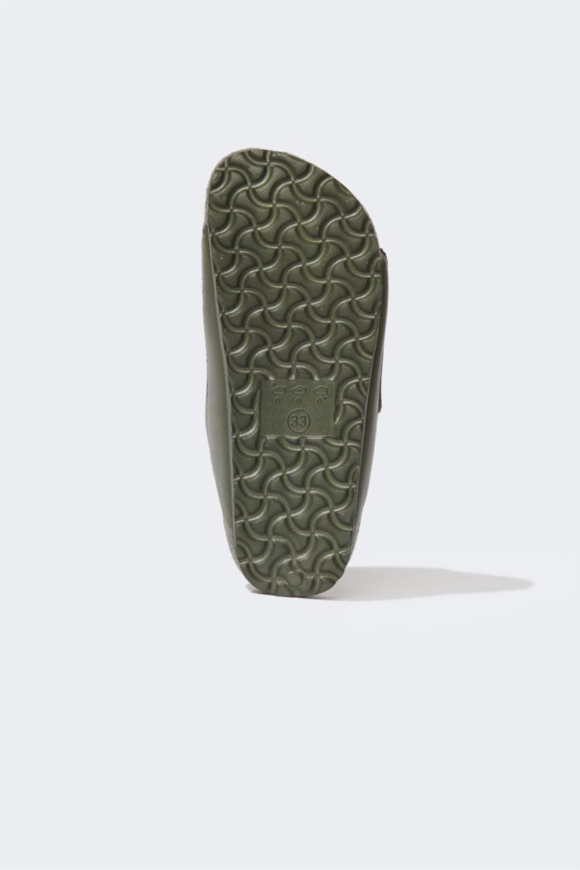 أولاد كاكي شبشب ولادي إيفا