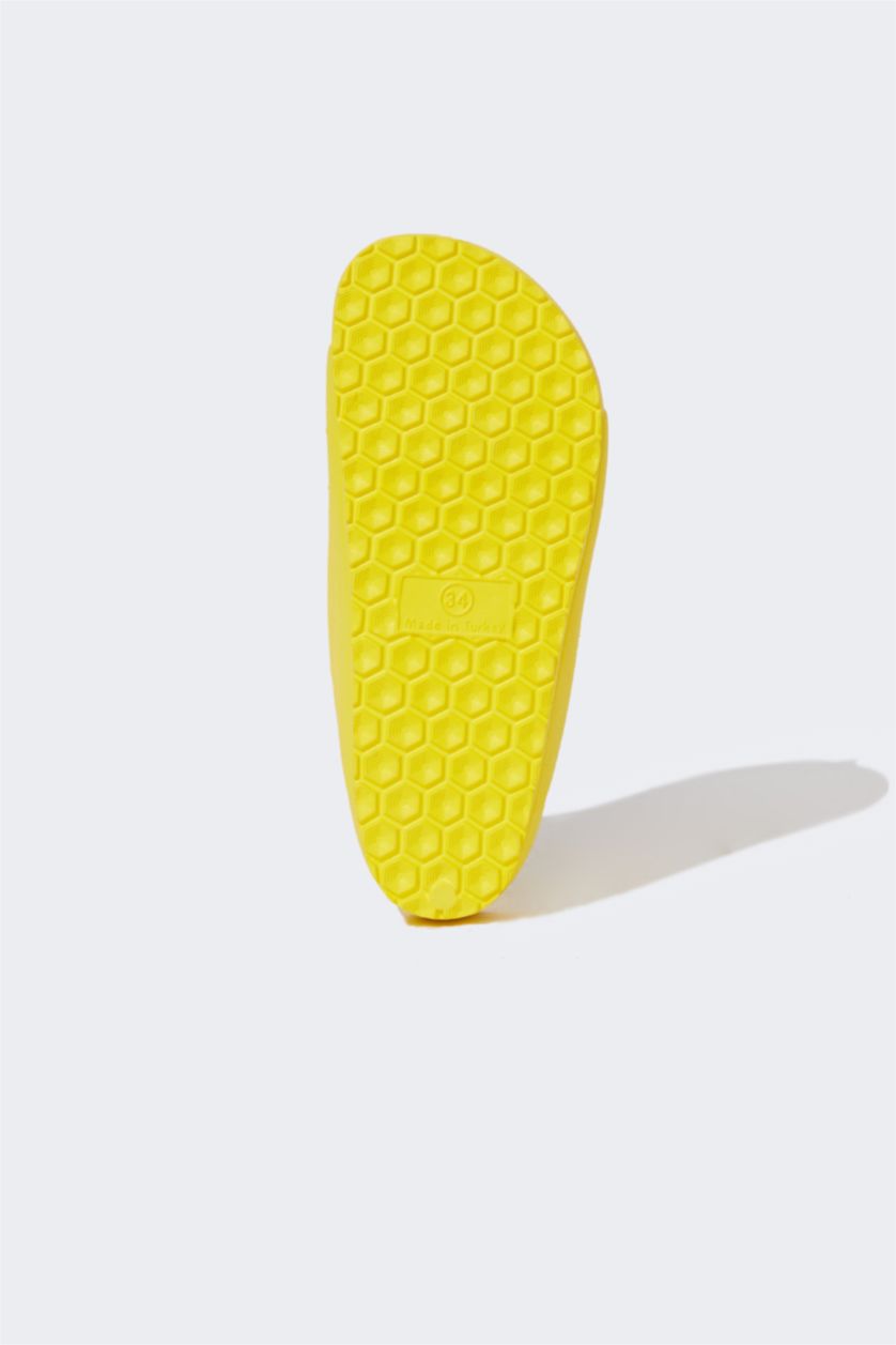 GIRLS & TEENS Yellow Girl Flat Sole Slipper