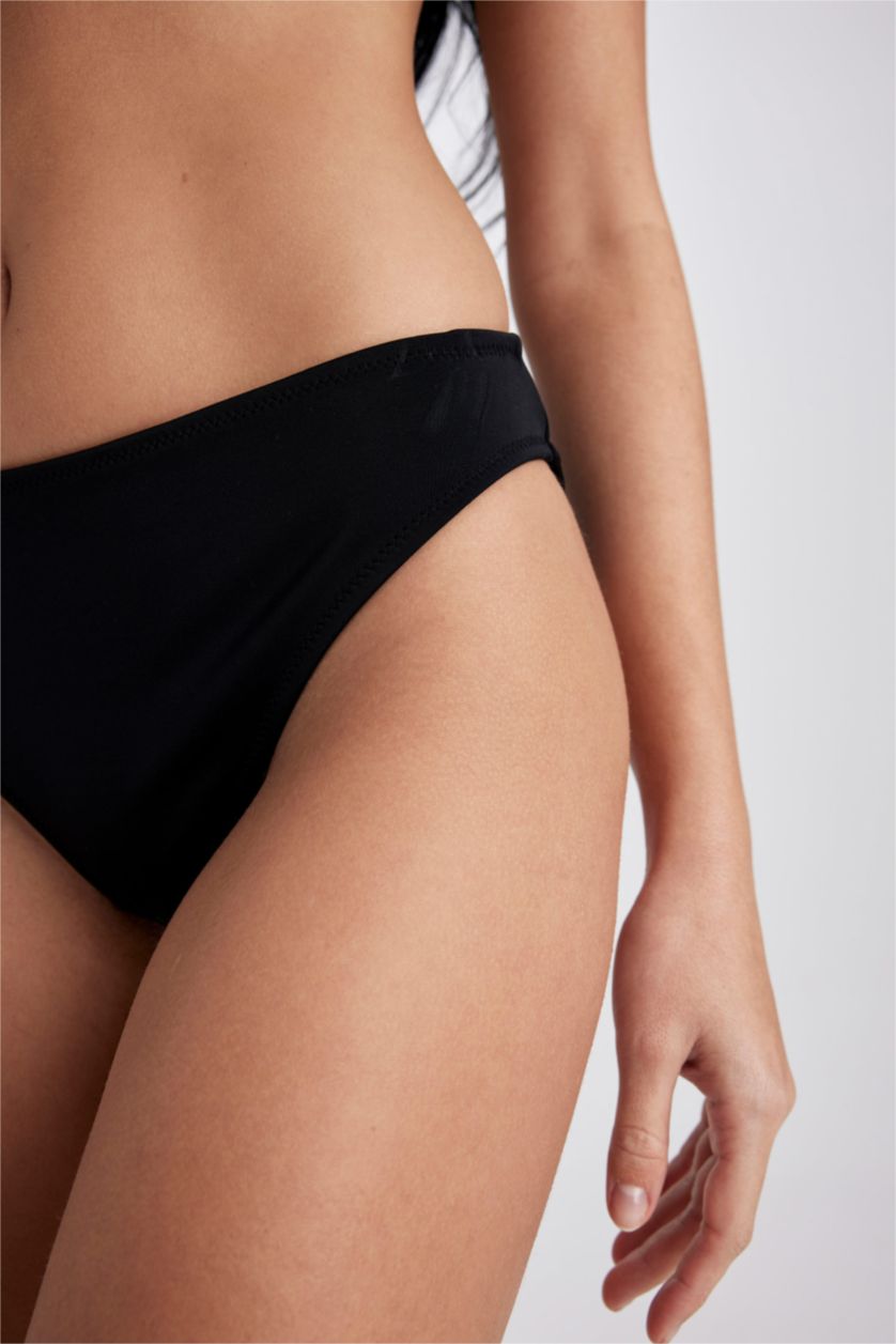 Kadın Siyah Bikini Alt