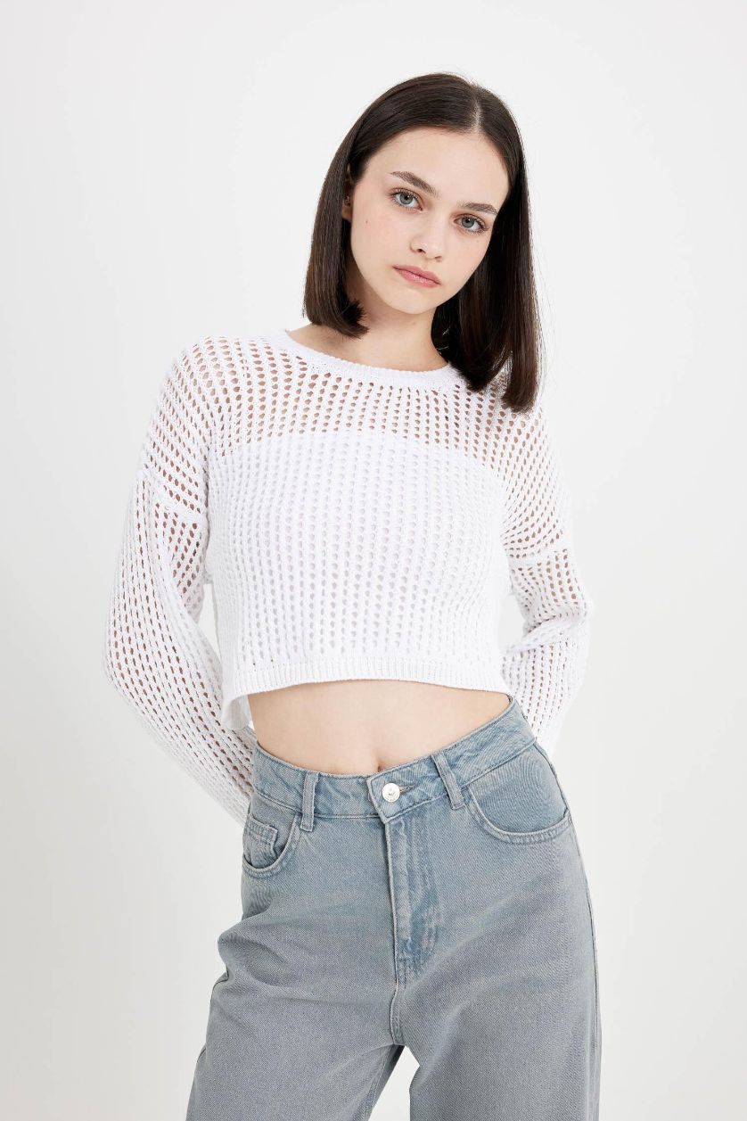 Kadın Ekru Regular Fit Bisiklet Yaka Kroşe Ajurlu Delikli Crop Triko Kazak