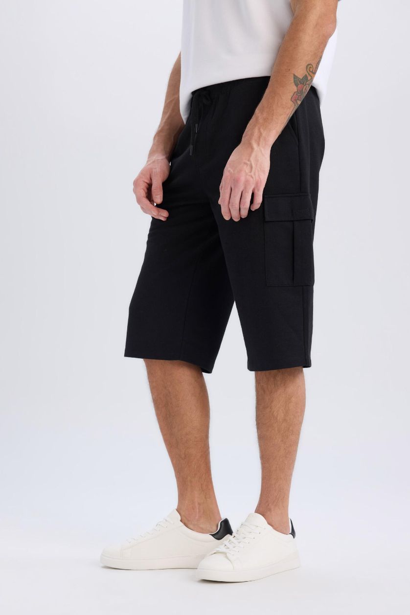 Erkek Siyah Slim Fit Dar Kesim Kargo Cepli Basic Düz Kapri Şort