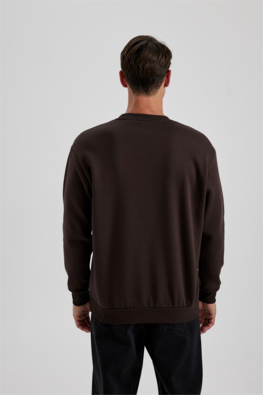 MAN Brown Oversize Fit Crew Neck Basic Sweatshirt