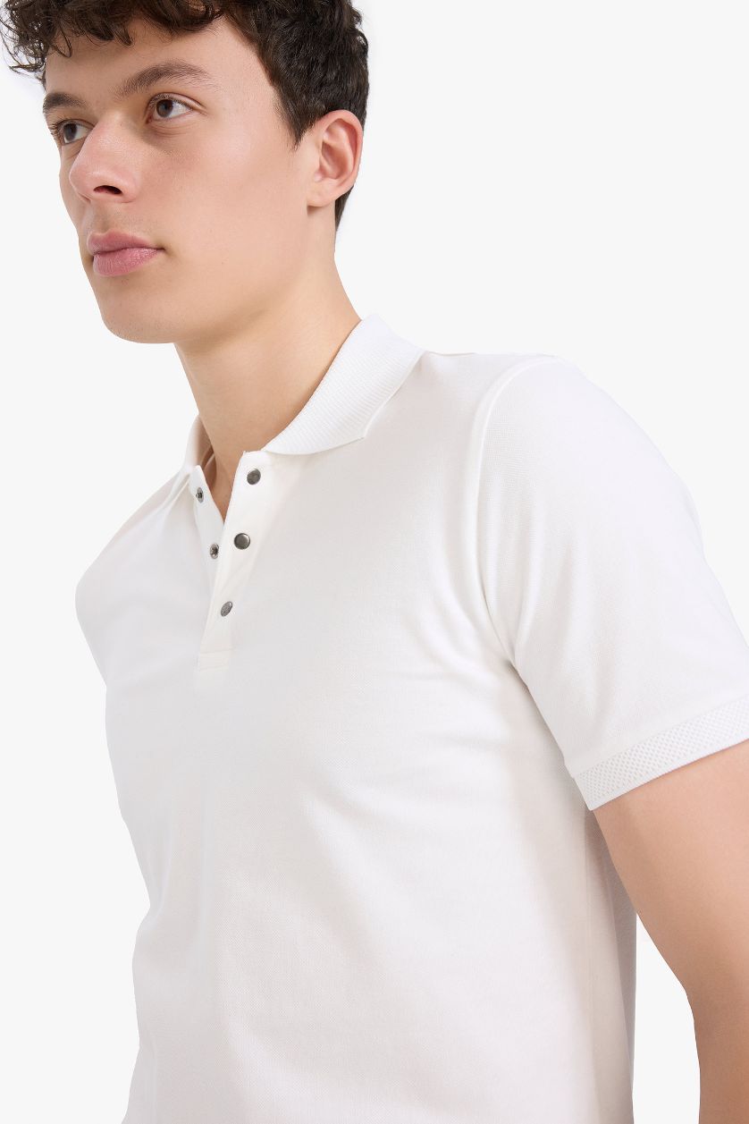 Erkek Kırık Beyaz Slim Fit Dar Kesim Polo Yaka Kısa Kollu Dokulu Basic Düz Tişört
