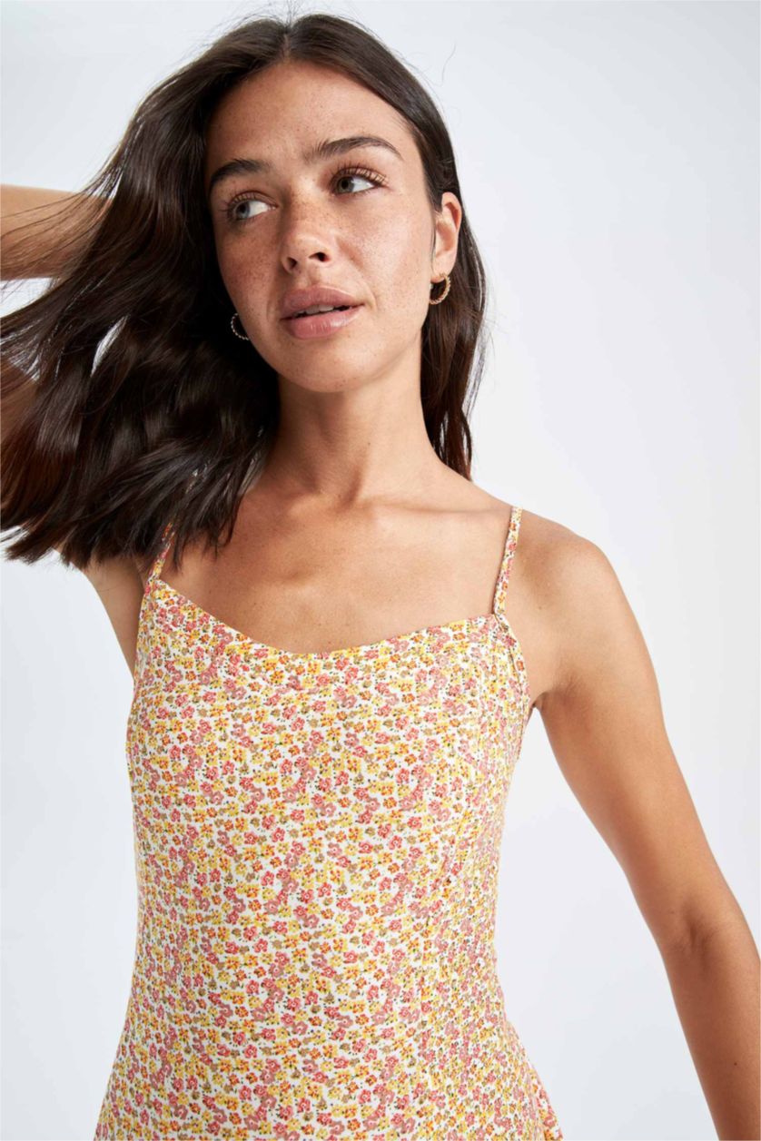 FEMME Écru Mini robe tissée à manches courtes imprimée à col en V et en A