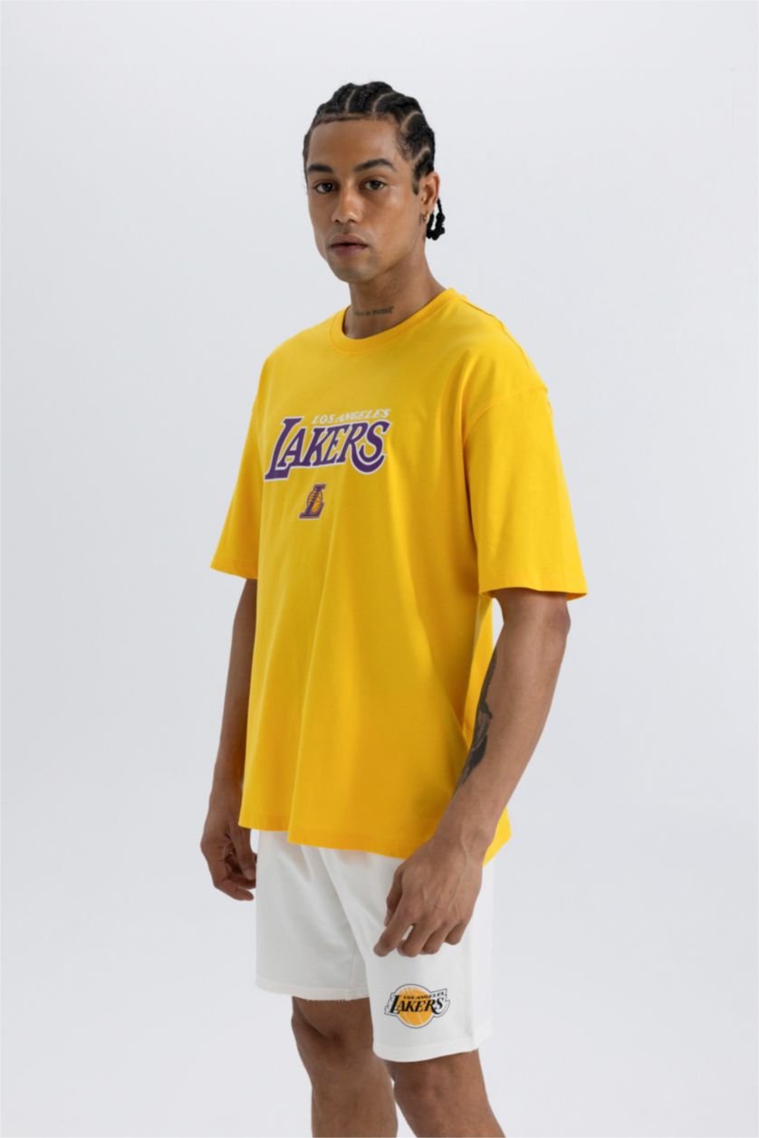 MAN Yellow Defacto Fit NBA Los Angeles Lakers Boxy Fit T-Shirt