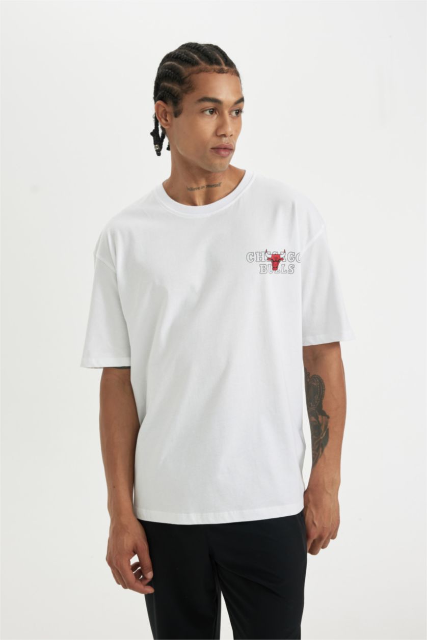 MAN White DeFactoFit NBA Chicago Bulls Oversize Fit T-Shirt