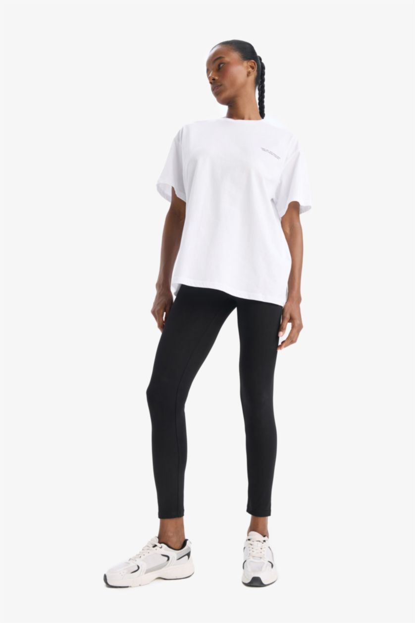 Kadın Beyaz Oversize Geniş Kalıp Bisiklet Yaka Kısa Kollu Beyaz Tişört