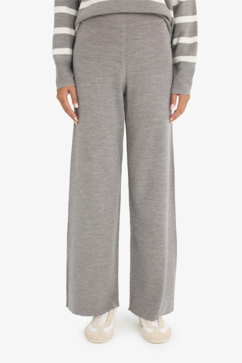 Женщины Серый Трикотажные брюки Flare Fit