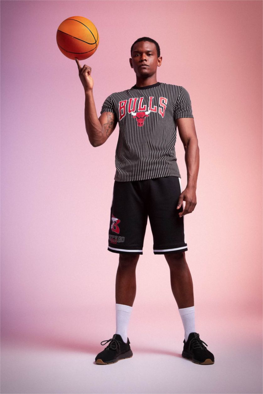 HOMME Noir Defacto Fit NBA Chicago Bulls T-shirt à col rond sous licence