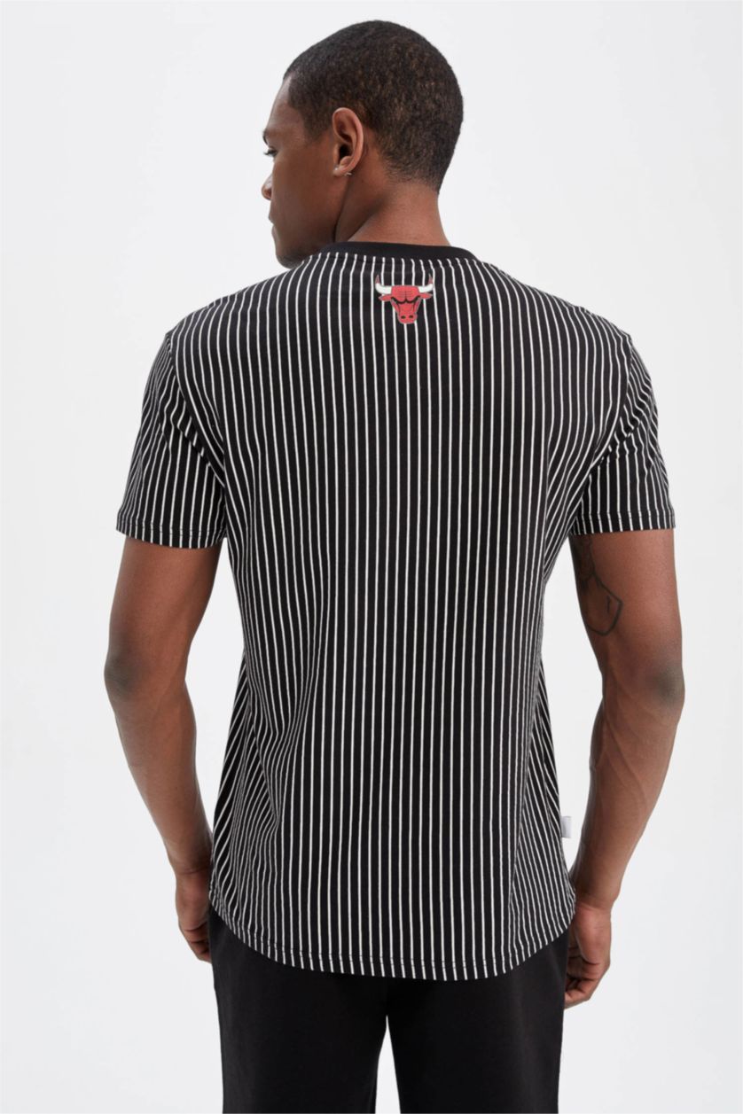 HOMME Noir Defacto Fit NBA Chicago Bulls T-shirt à col rond sous licence