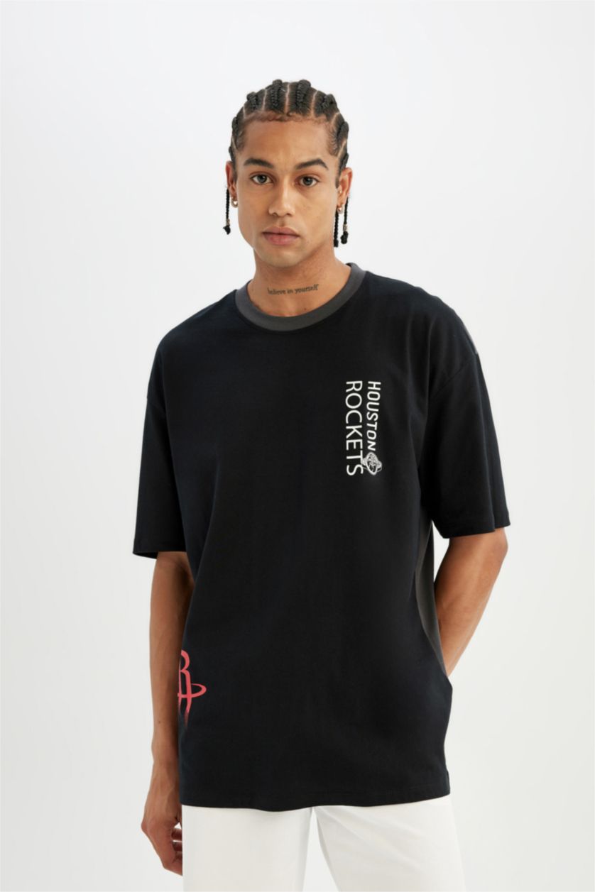 MAN Black Short Sleeve T-Shirt